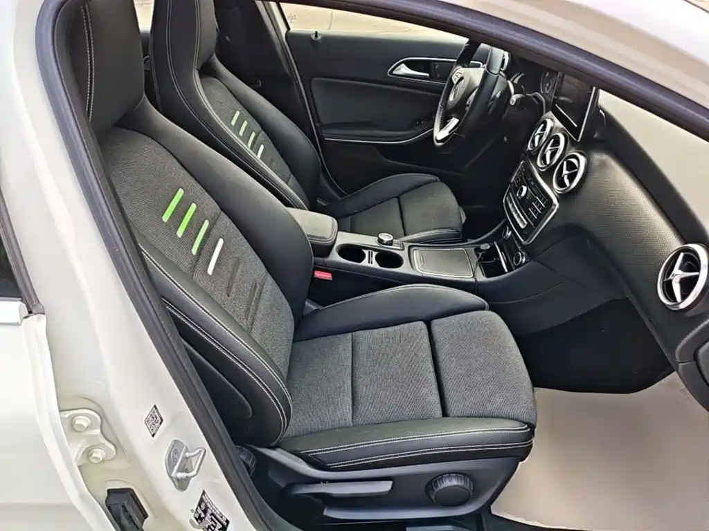 Mercedes-Benz A-Class (Import) — миниатюра 25