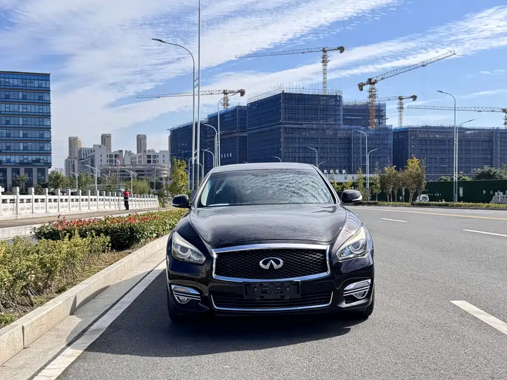 Infiniti Q70 — миниатюра 2