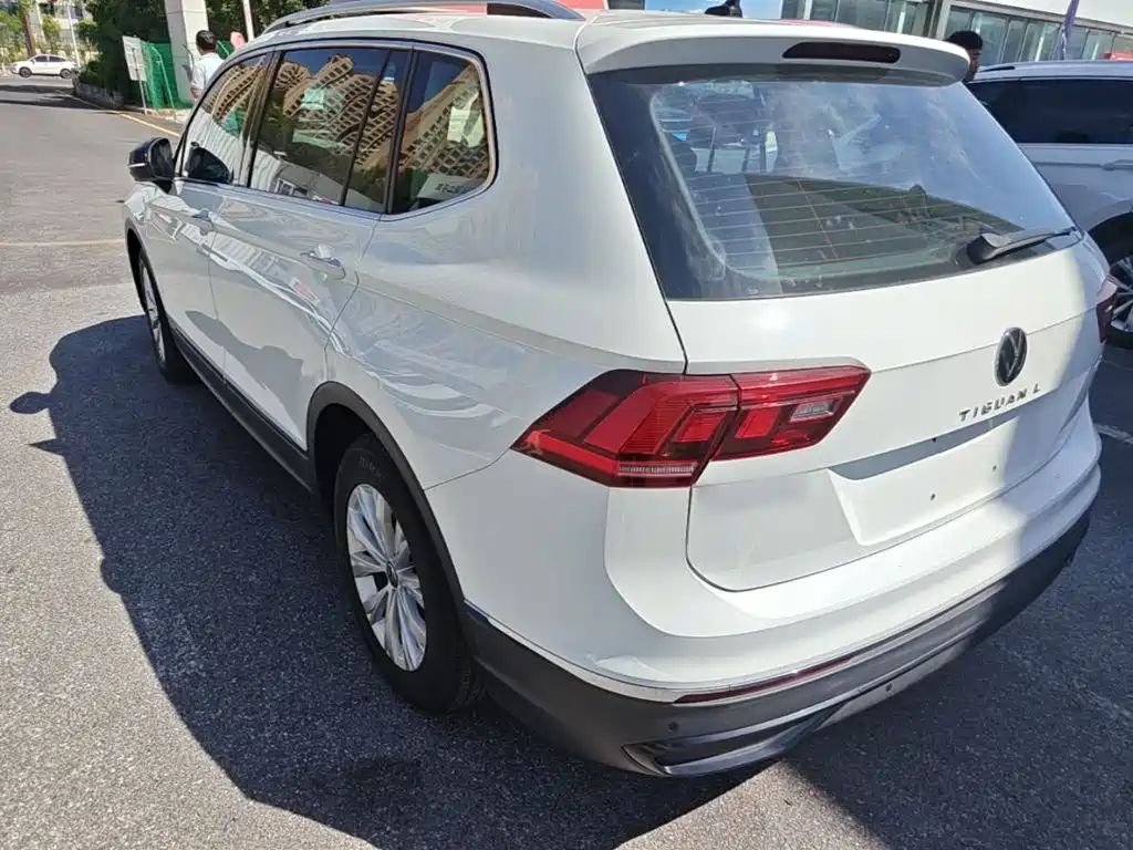 Volkswagen Tiguan L — миниатюра 5