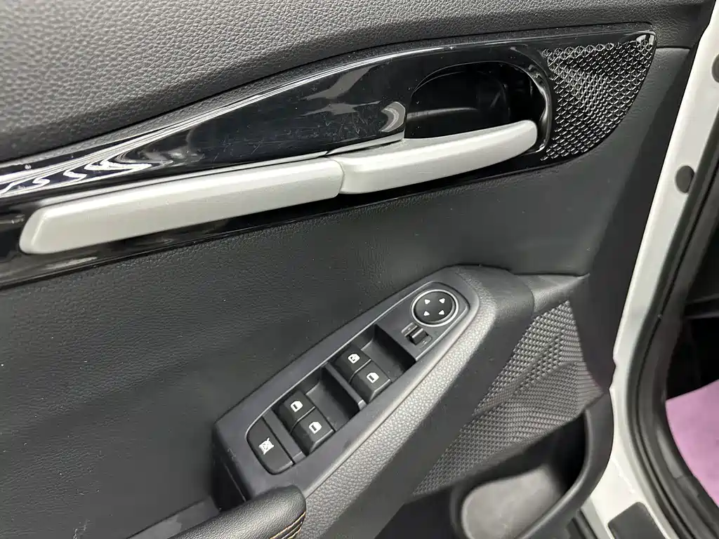 Kia Seltos — миниатюра 16
