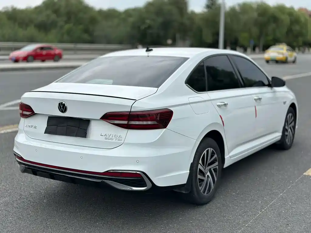 Volkswagen Lavida — миниатюра 6