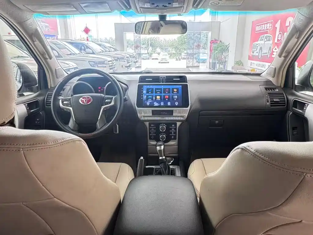 Toyota Land Cruiser Prado 2010 2.7L AT Luxury