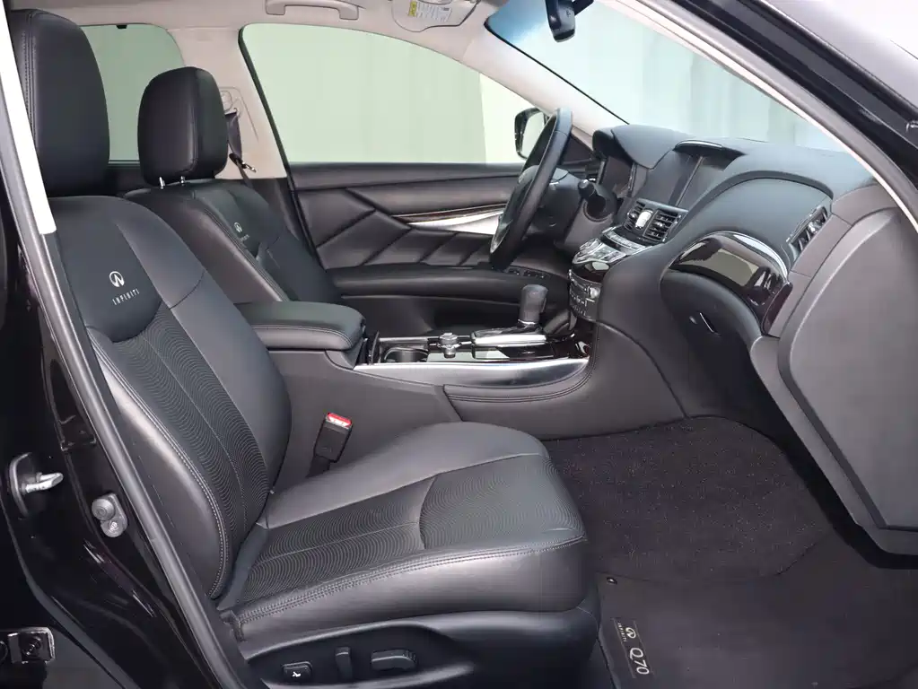 Infiniti Q70 — миниатюра 12