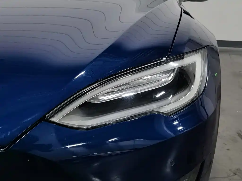 Tesla Model S — миниатюра 7