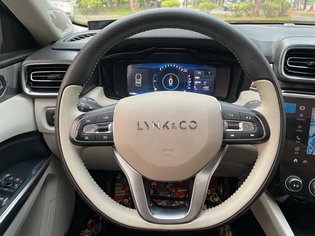 Lynk & Co 02 — миниатюра 8