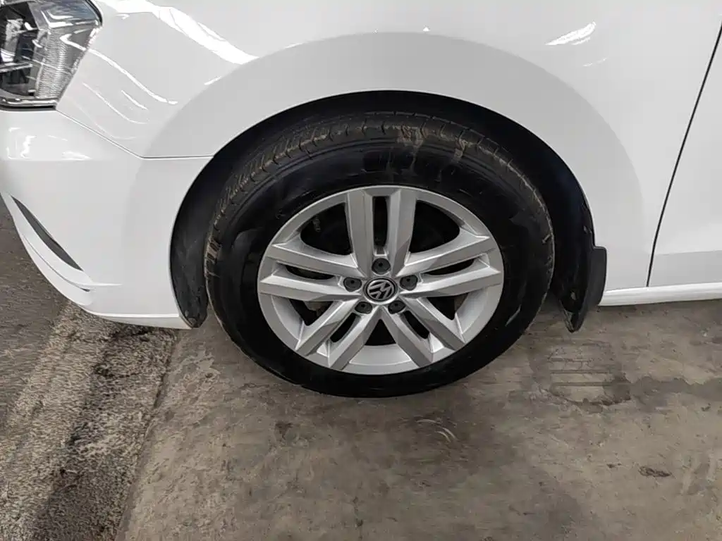 Volkswagen Jetta — миниатюра 23