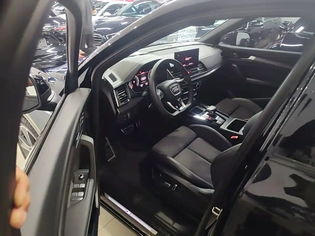 Audi Q5L Sportback — миниатюра 16