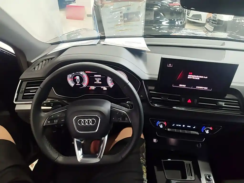 Audi Q5L Sportback — миниатюра 11