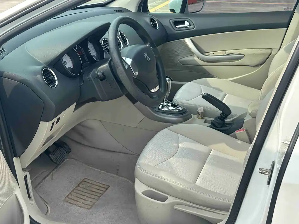 Peugeot 408 — миниатюра 4