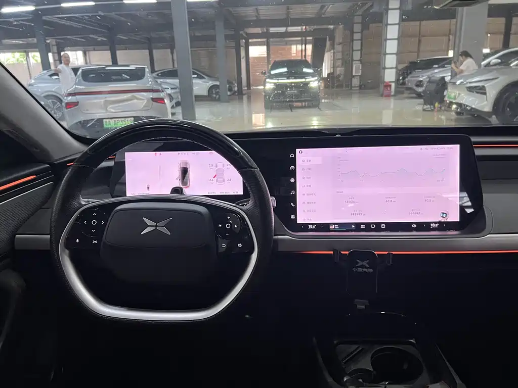 XPeng P7 — миниатюра 12
