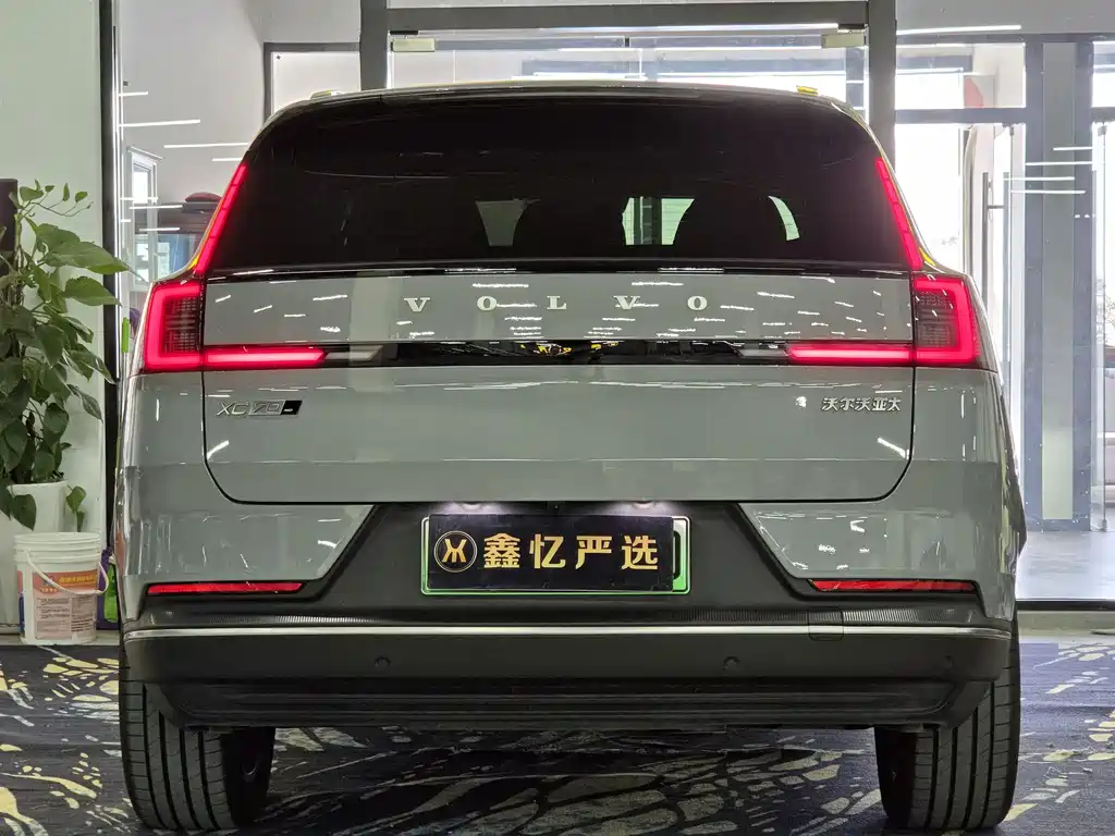 Volvo XC70 PHEV — миниатюра 10