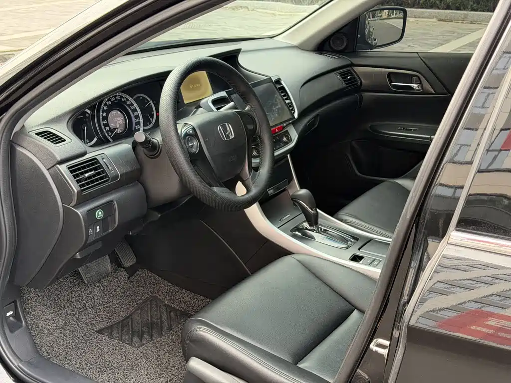 Honda Accord — миниатюра 8
