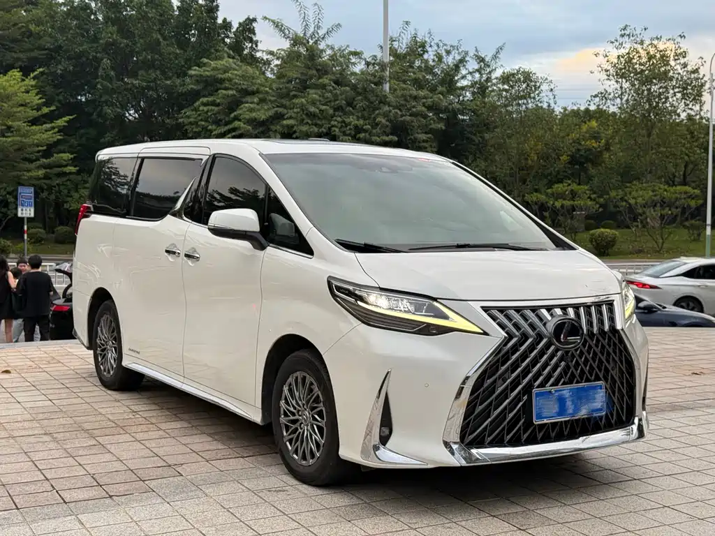 Lexus LM — миниатюра 3