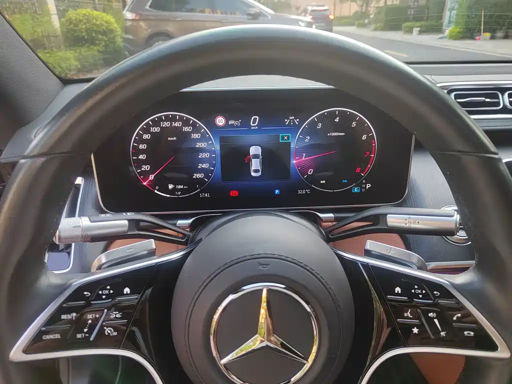 Mercedes-Benz S-Class — миниатюра 8