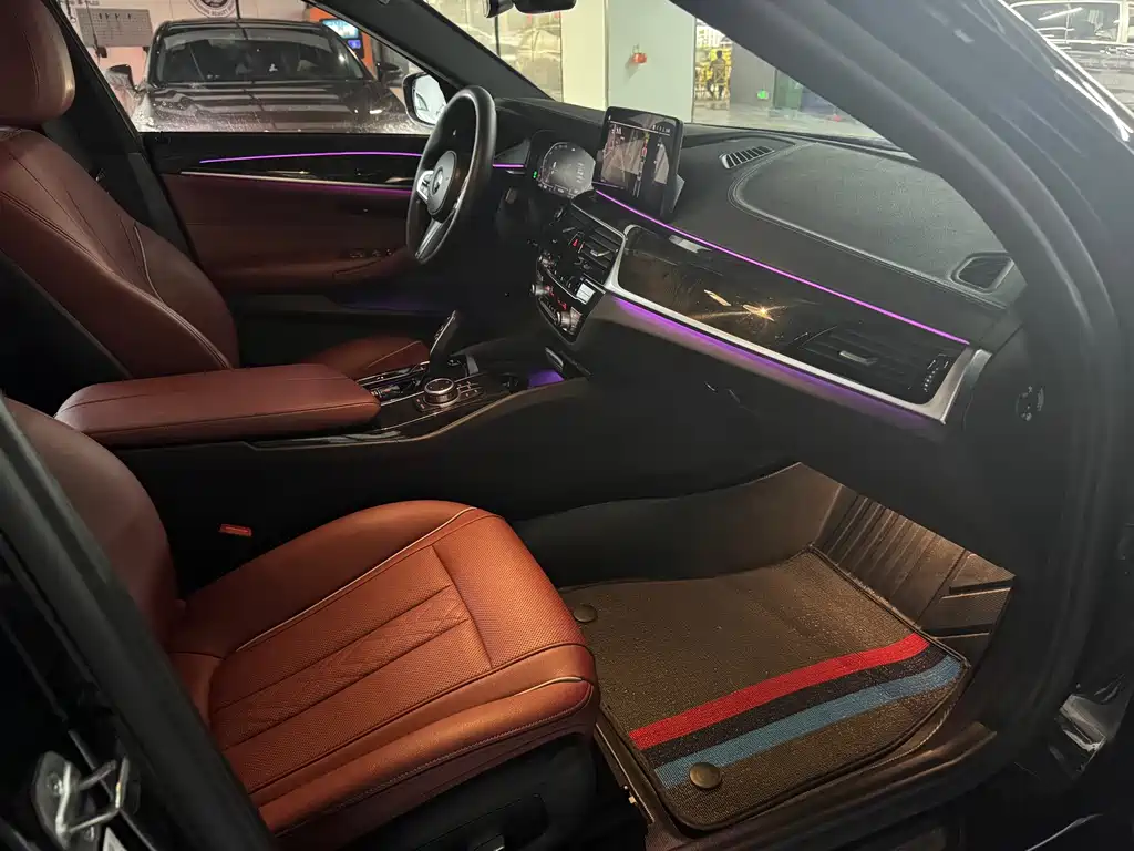 BMW 5 Series — миниатюра 4