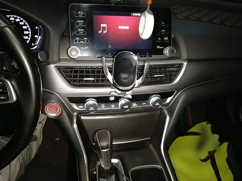 Honda Accord — миниатюра 6