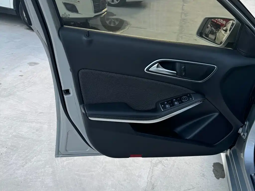 Mercedes-Benz A-Class (Import) — миниатюра 5