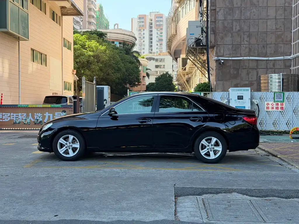 Toyota Reiz — миниатюра 11