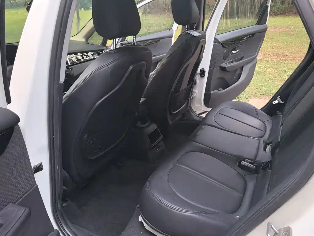 BMW 2 Series Active Tourer — миниатюра 5