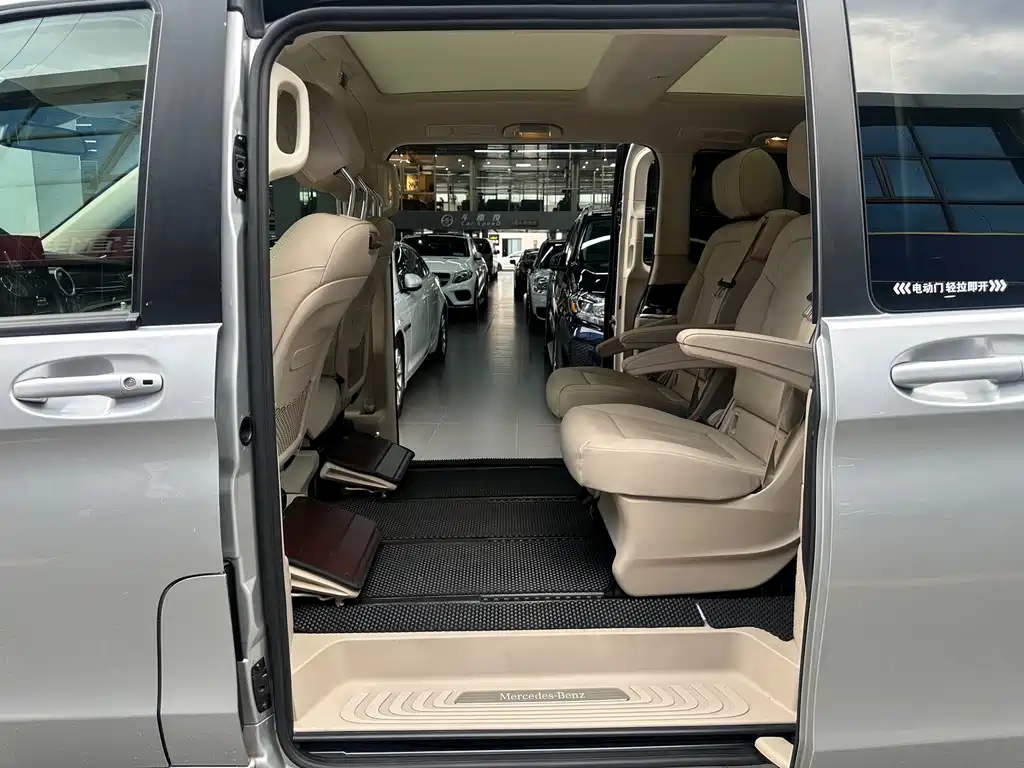 MERCEDES-BENZ V CLASS