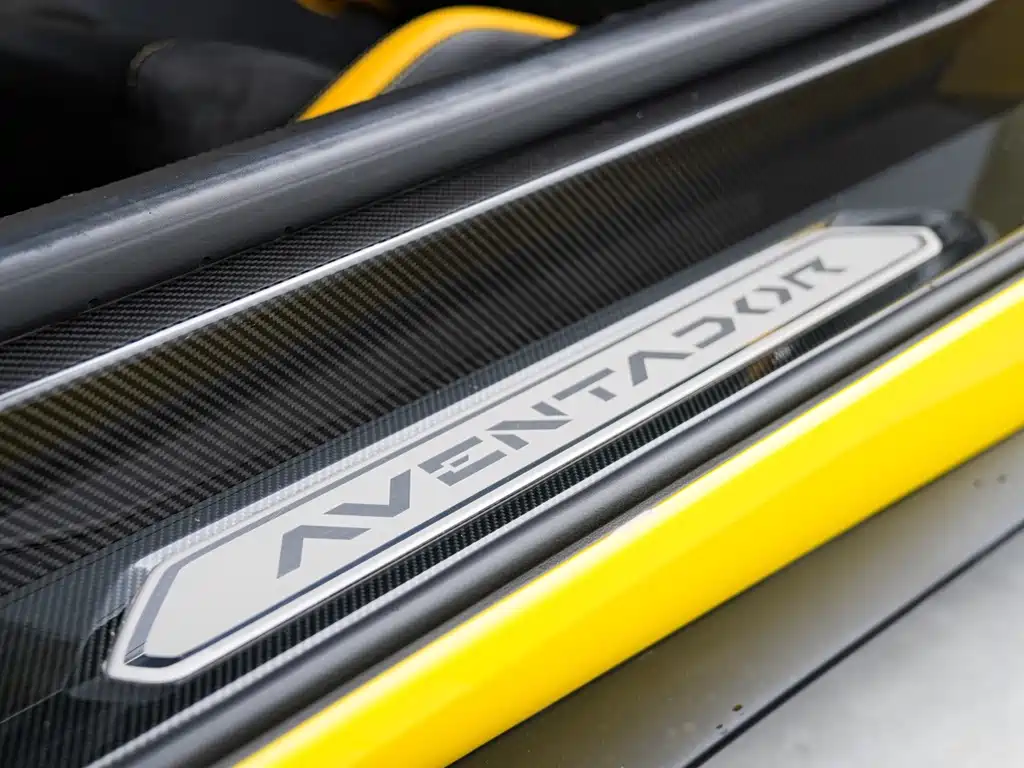 Lamborghini Aventador — миниатюра 14