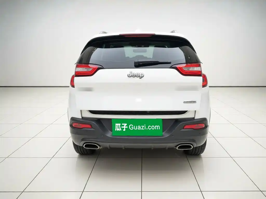Jeep Cherokee — миниатюра 5