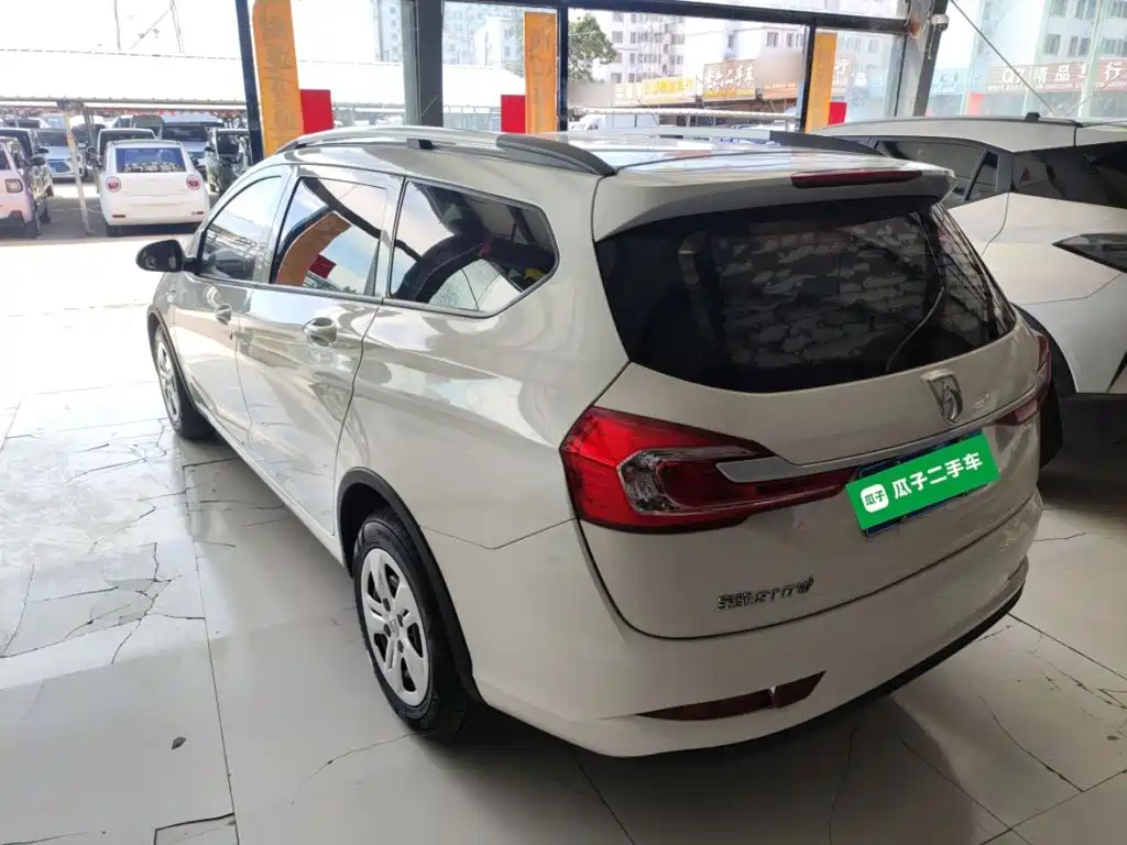Baojun 310W — миниатюра 5