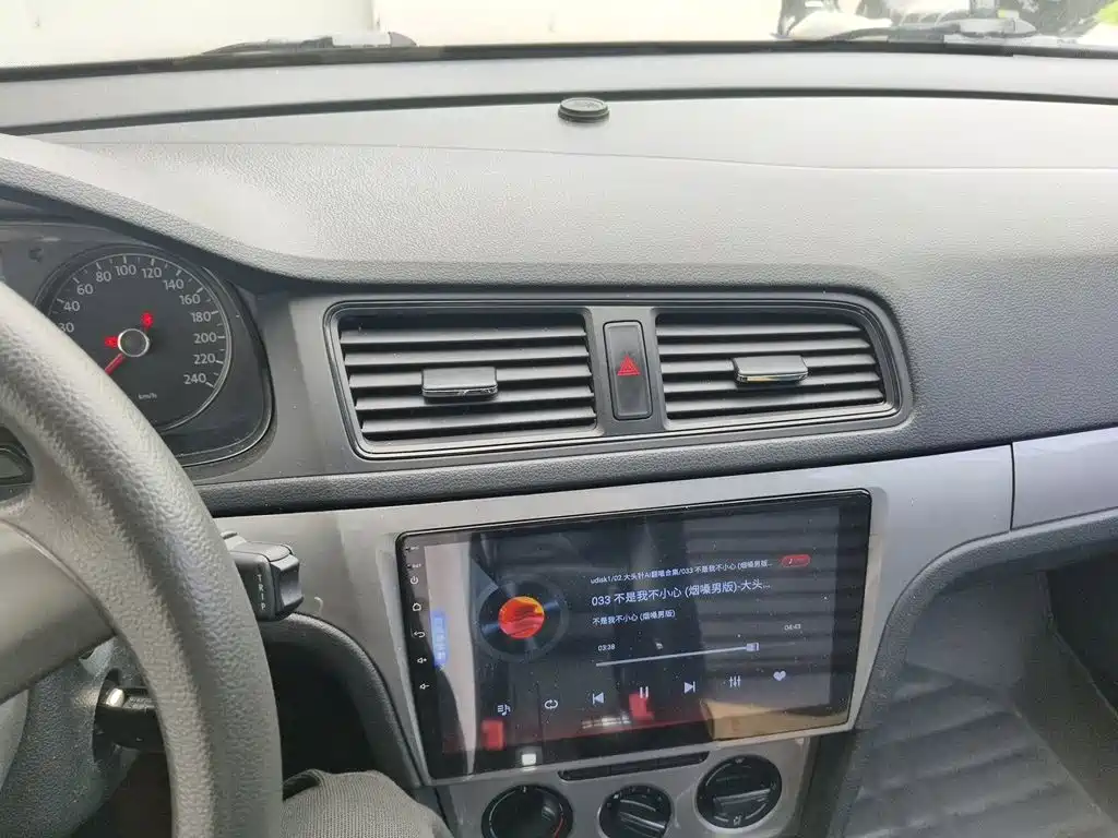 Volkswagen Lavida — миниатюра 10