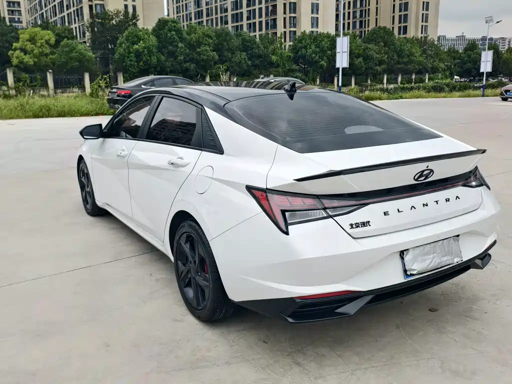 Hyundai Elantra — миниатюра 6