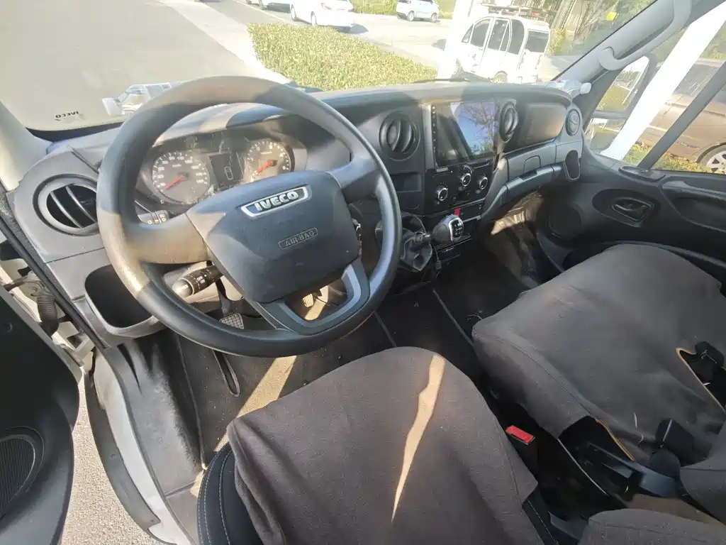 IVECO Ousheng — миниатюра 9