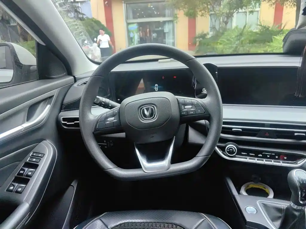 Changan Eado — миниатюра 3