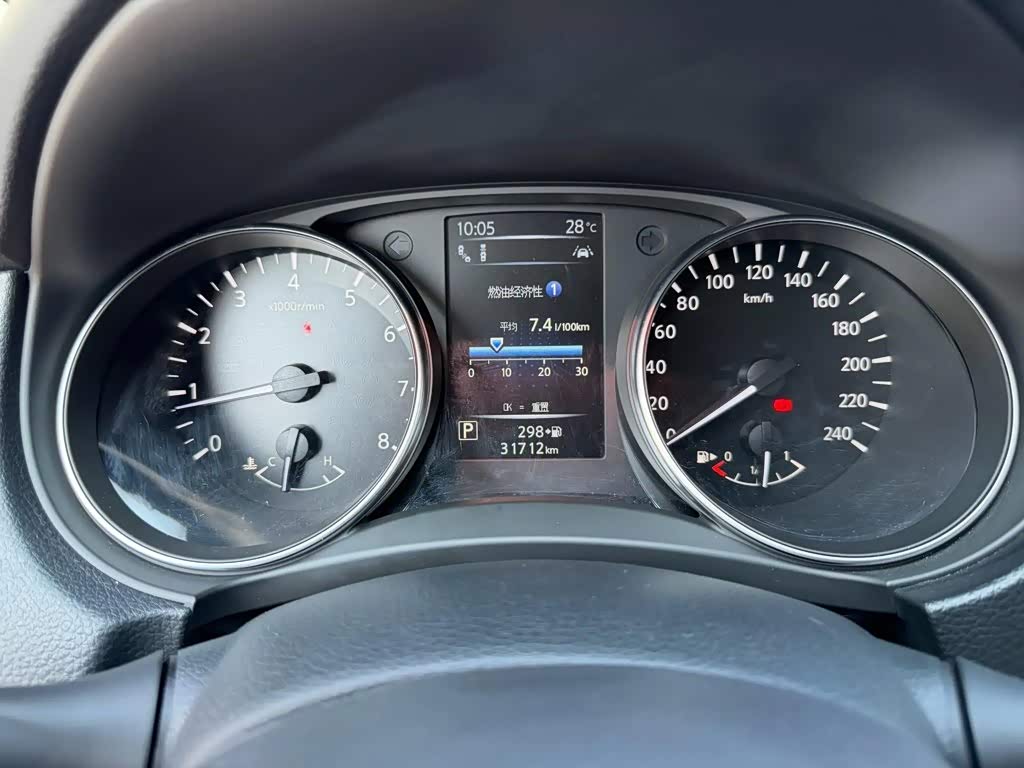 Nissan Qashqai 2.0 л 2022 г. Белый, пробег 31700 км