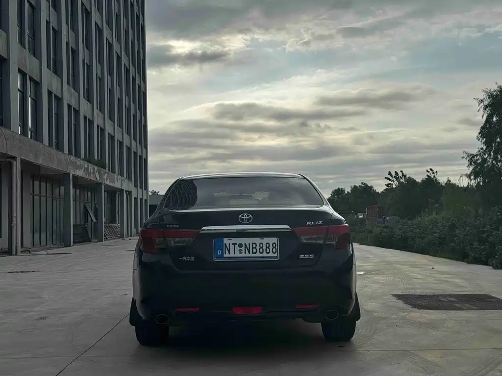 Toyota Reiz — миниатюра 8