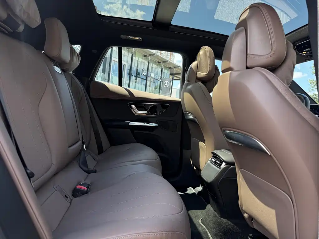 Mercedes-Benz EQE SUV — миниатюра 14