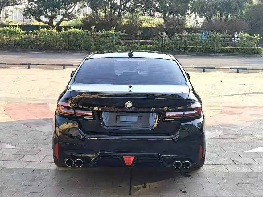 BMW 5 Series — миниатюра 12