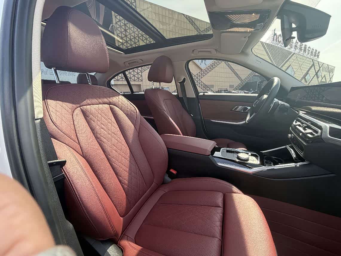 BMW 3 Series 2.0 л 2024 г. Белый, пробег 23000 км
