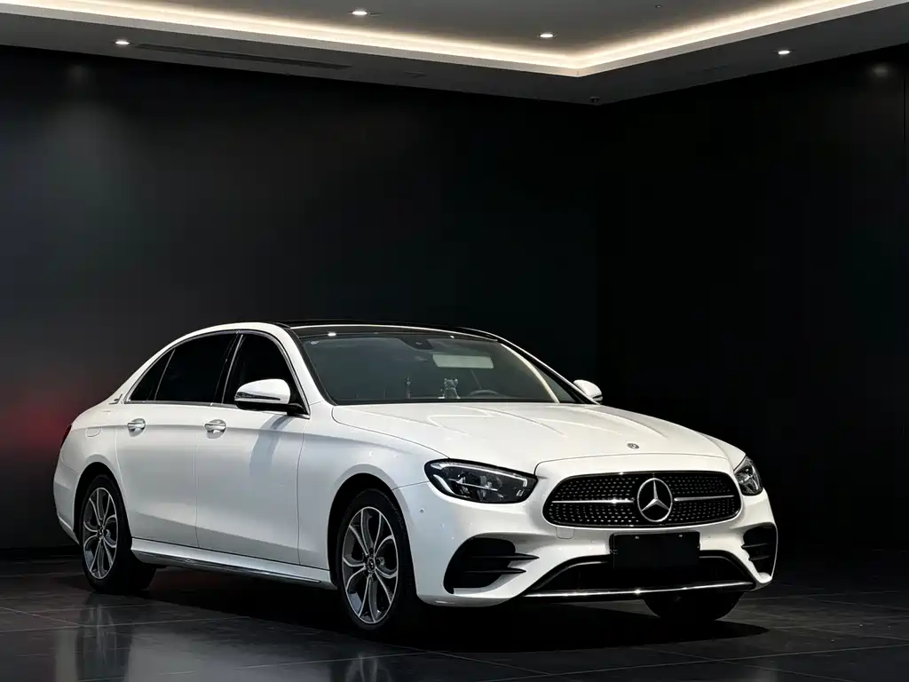 Mercedes-Benz E-Class — миниатюра 3