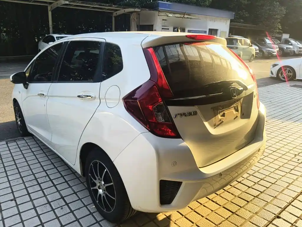 Honda Fit — миниатюра 5