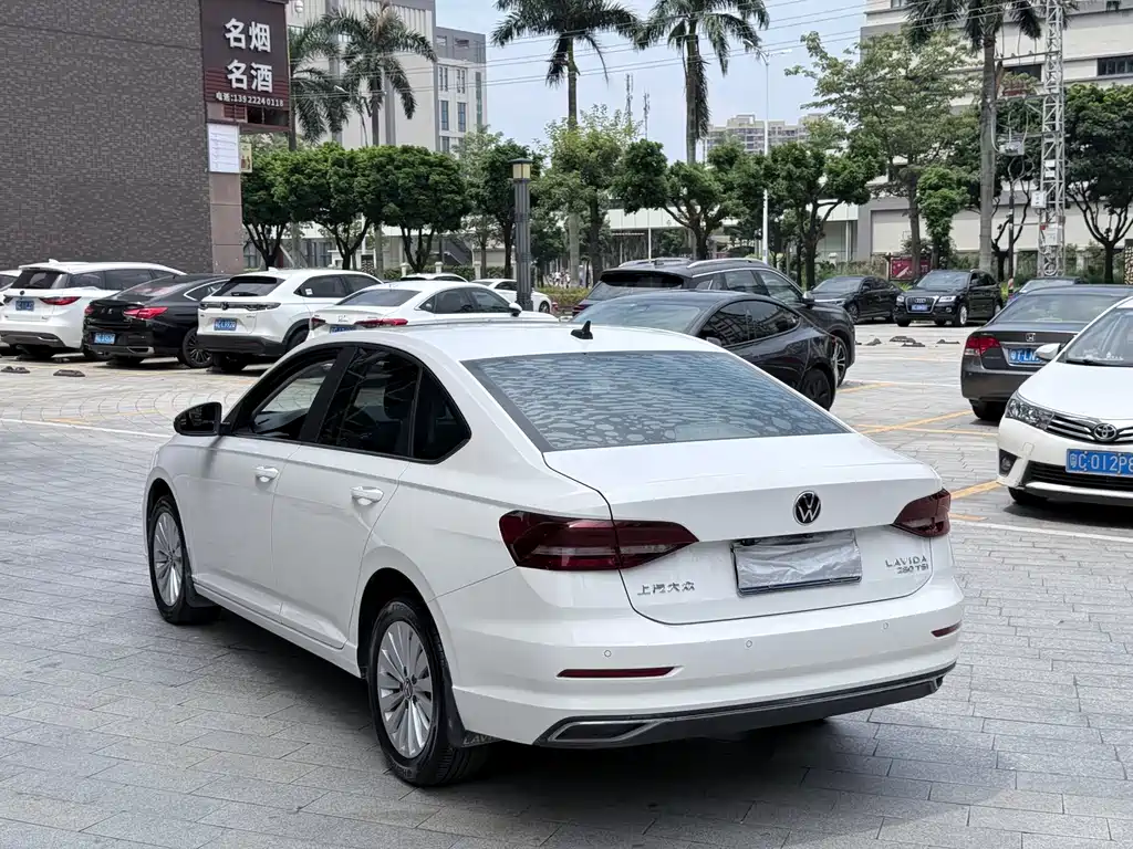 Volkswagen Lavida — миниатюра 7