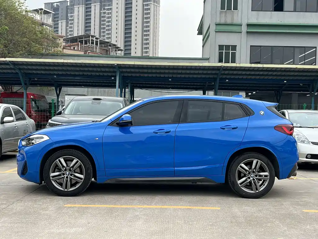 BMW X2