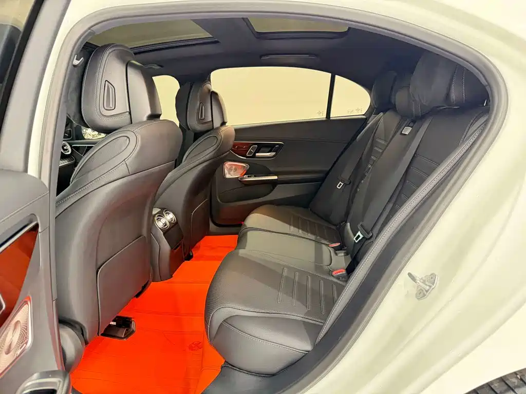 Mercedes-Benz C-Class — миниатюра 19