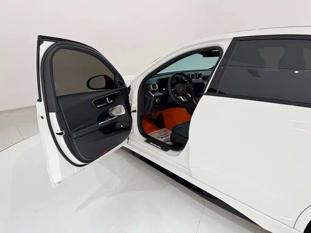 Mercedes-Benz C-Class — миниатюра 23