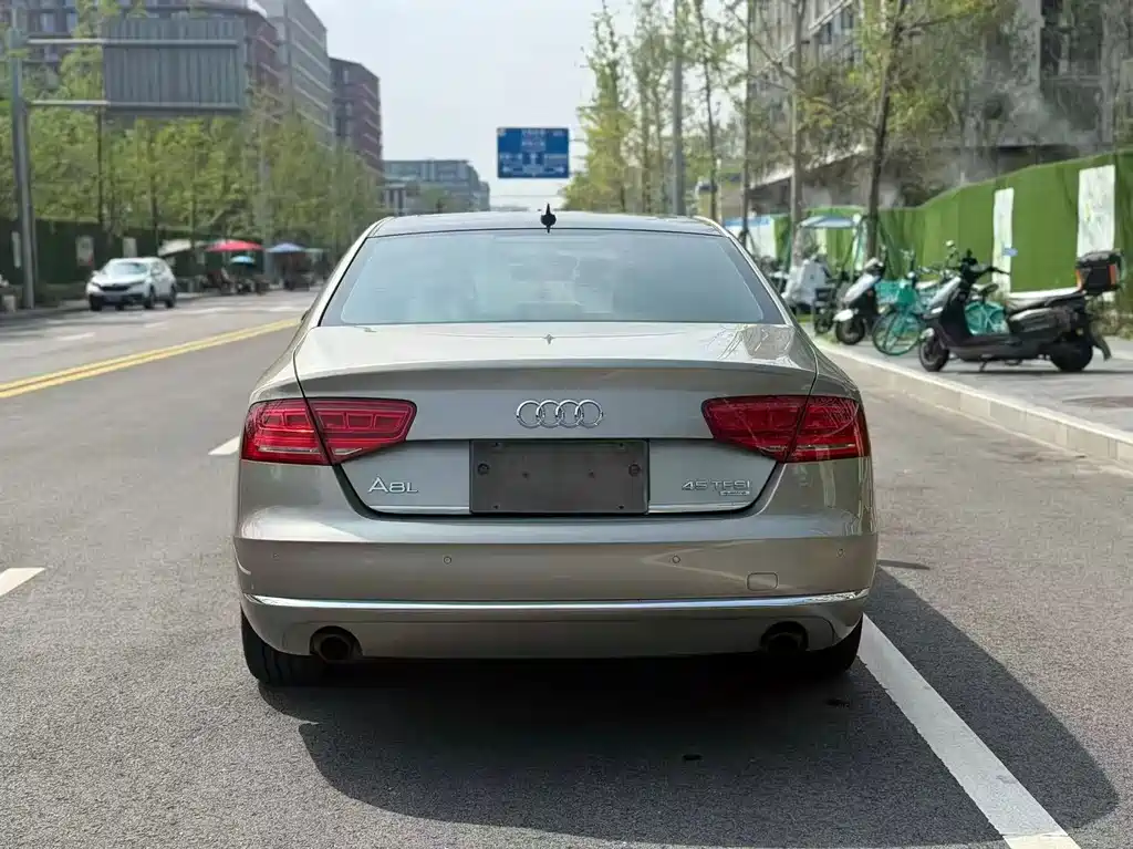 Audi A8 — миниатюра 8