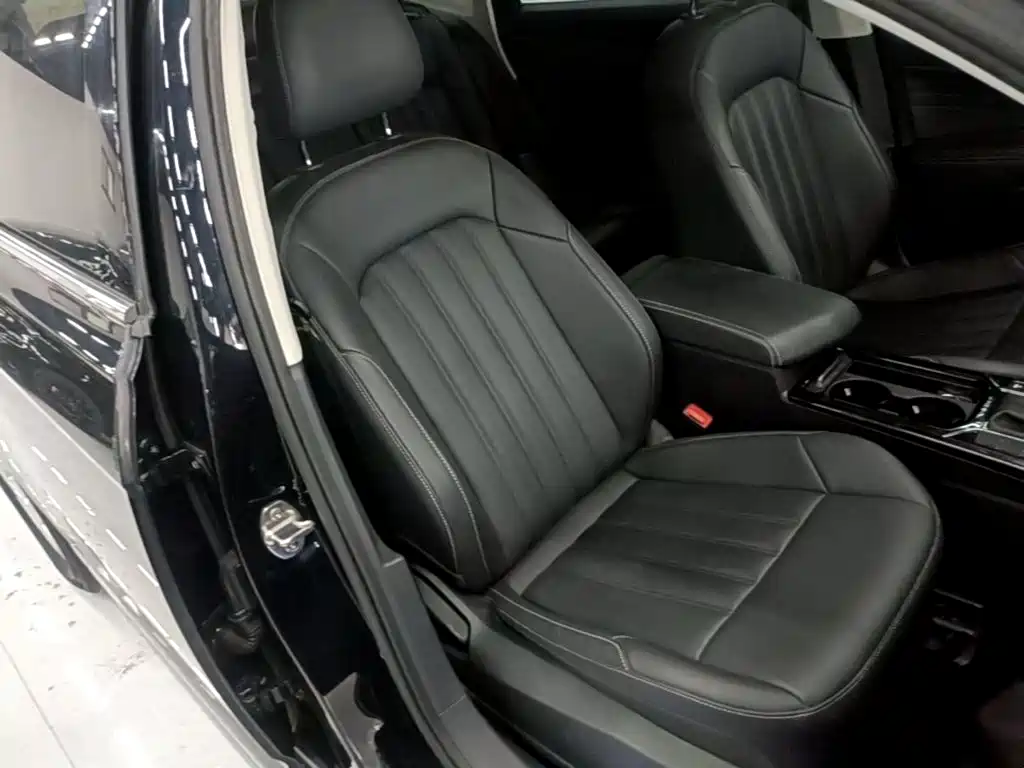 Volkswagen Passat PHEV — миниатюра 25