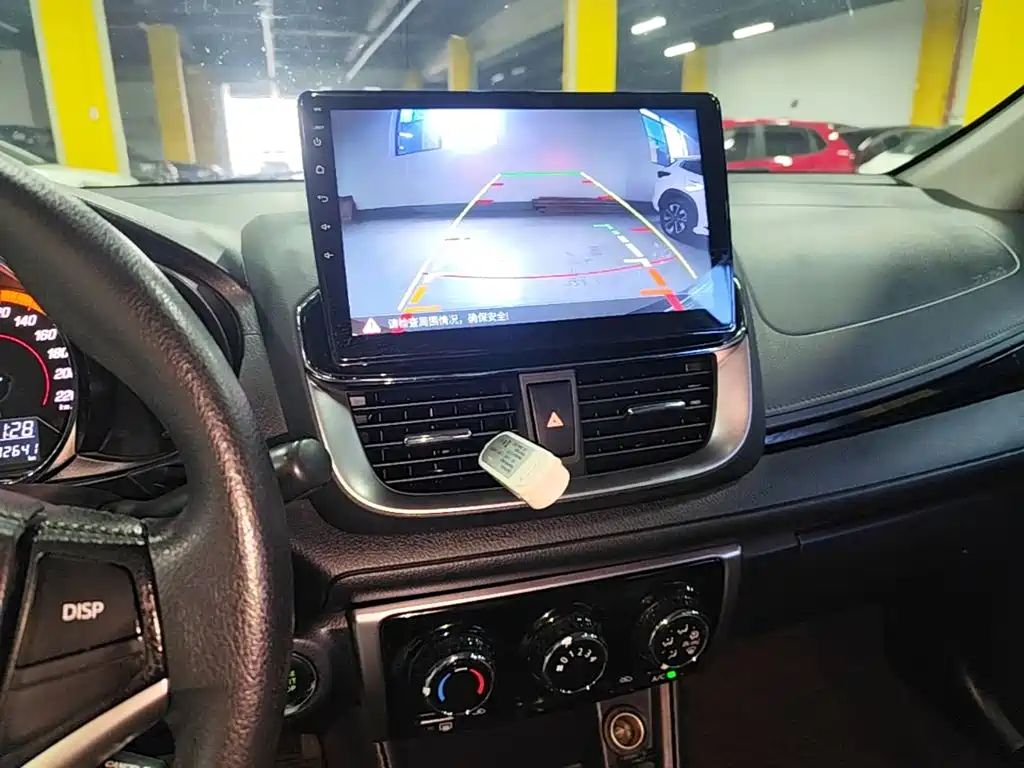 Toyota Yaris L — миниатюра 13