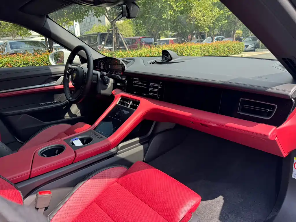 Porsche Taycan — миниатюра 6