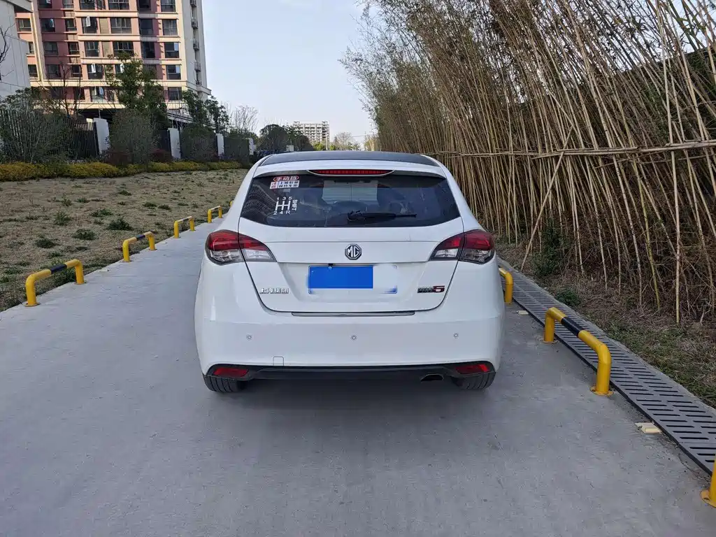 MG 5 2015 1.5L MT Elite