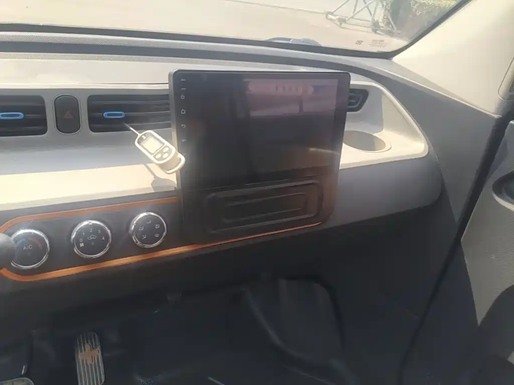 Wuling MINIEV — миниатюра 13