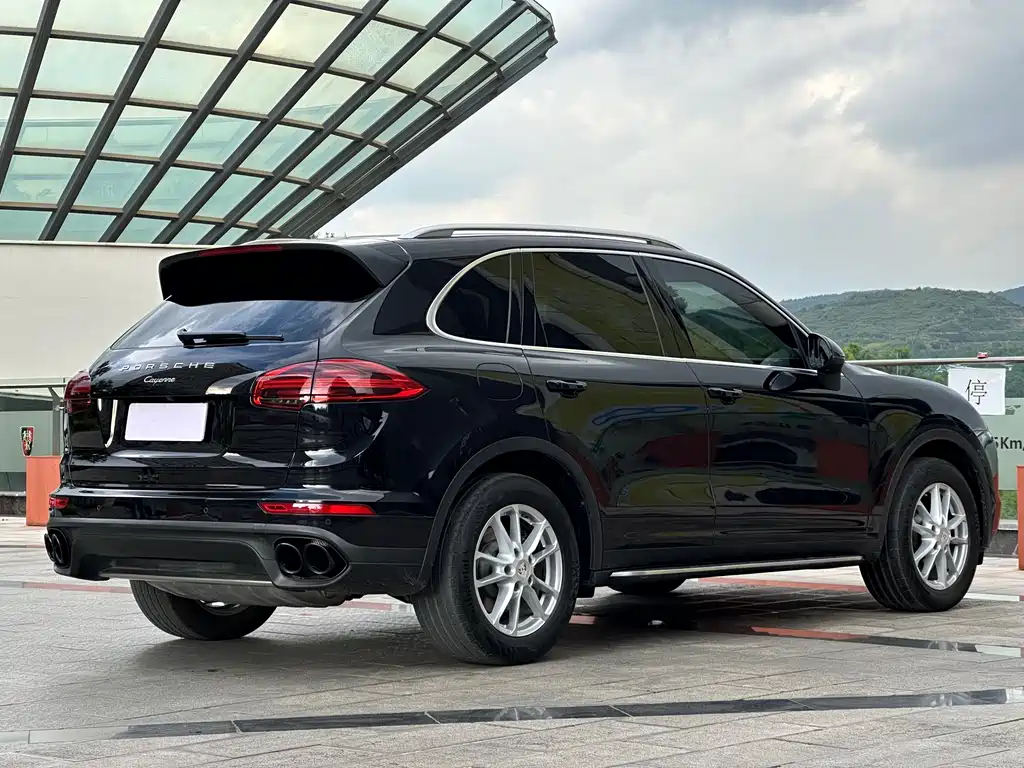 PORSCHE CAYENNE