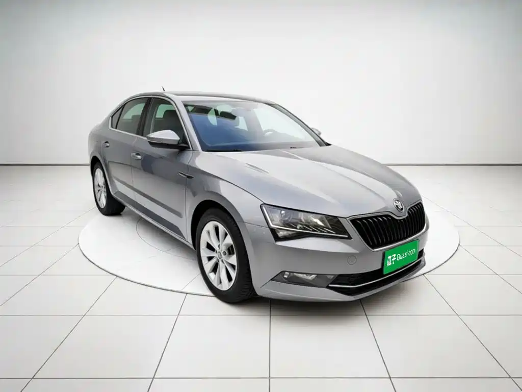 Skoda Superb — миниатюра 3